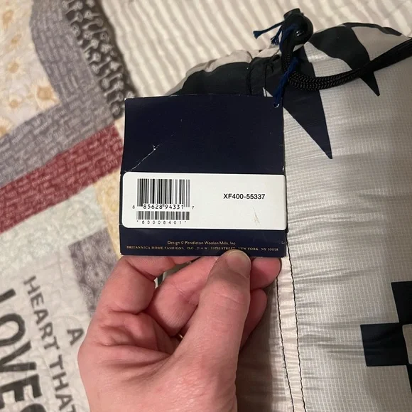 Pendleton packable blanket - Picture 3 of 5